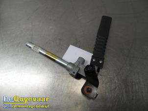 Usagé Tendeur de ceinture gauche Hyundai iX35 (LM) 2.0 16V Prix € 49,99 Règlement à la marge proposé par Autodemontagebedrijf De Ooyevaar
