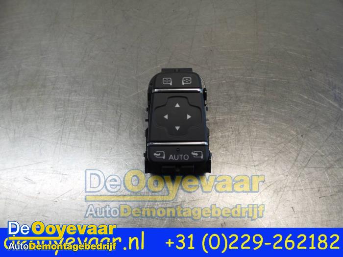 Interruptor de retrovisor de un Renault Captur (2R) 1.2 TCE 16V EDC 2018