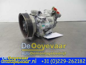 Usados Bomba de aire acondicionado Renault Twingo II (CN) 1.2 16V Precio € 49,99 Norma de margen ofrecido por Autodemontagebedrijf De Ooyevaar