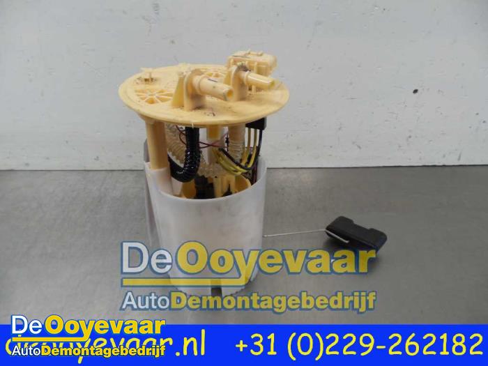 Booster pump from a Renault Megane IV (RFBB) 1.5 Energy dCi 110 2016
