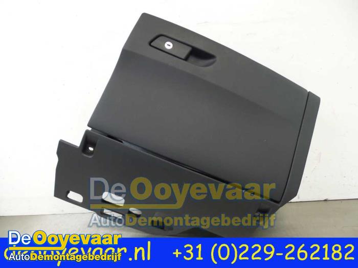 Gebrauchte Handschuhfach Audi A4 Avant (B9) 1.4 TFSI 16V Preis € 25,00 Margenregelung angeboten von Autodemontagebedrijf De Ooyevaar