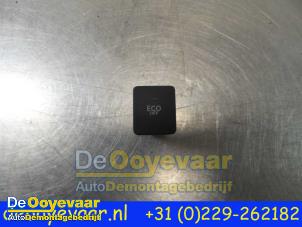 Used Switch Mercedes Citan (415.6) 1.5 108 CDI Price € 14,98 Margin scheme offered by Autodemontagebedrijf De Ooyevaar