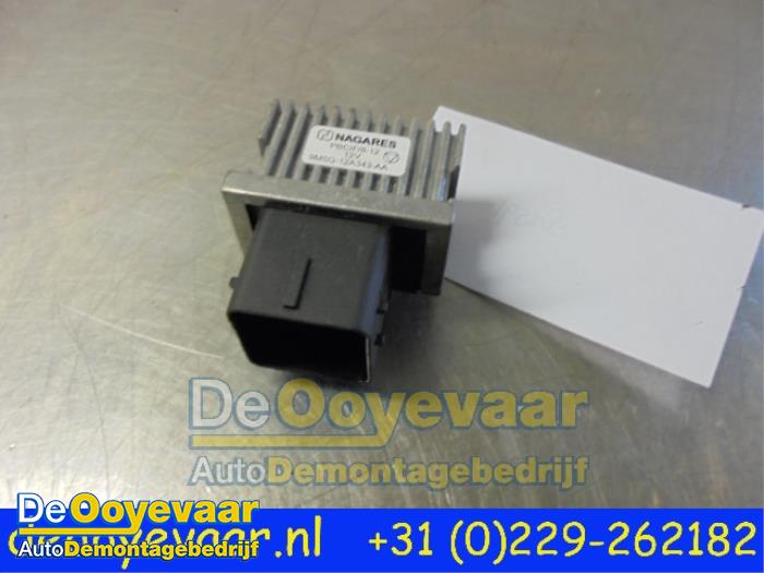 Glow plug relay from a Ford S-Max (GBW) 2.0 TDCi 16V 140 2015