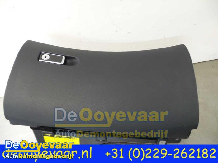 Glovebox Mercedes E E-220d 2.0 Turbo 16V - A2136800091