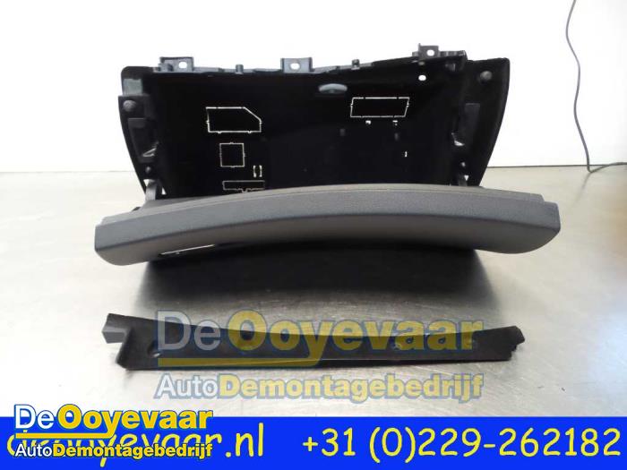 Glovebox Mercedes E E-220d 2.0 Turbo 16V - A2136800091