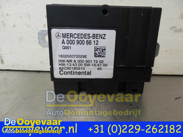 Używane Modul paliwowy ADM Mercedes E (W213) E-220d 2.0 Turbo 16V Cena € 25,00 Procedura marży oferowane przez Autodemontagebedrijf De Ooyevaar