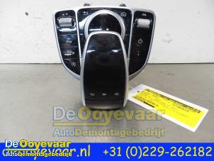 Used Radio control panel Mercedes E (W213) E-220d 2.0 Turbo 16V Price € 449,99 Margin scheme offered by Autodemontagebedrijf De Ooyevaar