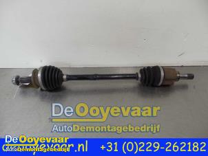 Begagnade Drivaxel, vänster fram Skoda Citigo 1.0 12V Pris € 25,00 Marginaltabell erbjuds av Autodemontagebedrijf De Ooyevaar