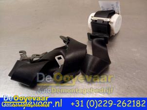 Used Front seatbelt, right BMW 1-Serie Price € 19,99 Margin scheme offered by Autodemontagebedrijf De Ooyevaar