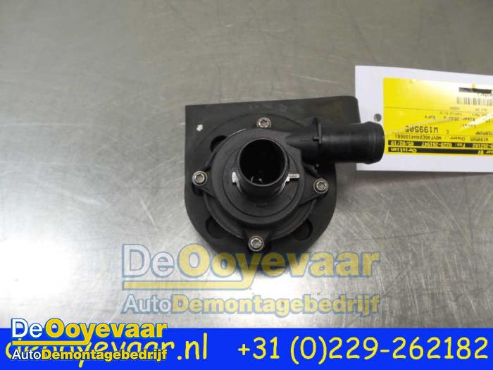 Begagnade Extra vattenpump Opel Ampera-e Ampera-e Pris € 35,00 Marginaltabell erbjuds av Autodemontagebedrijf De Ooyevaar