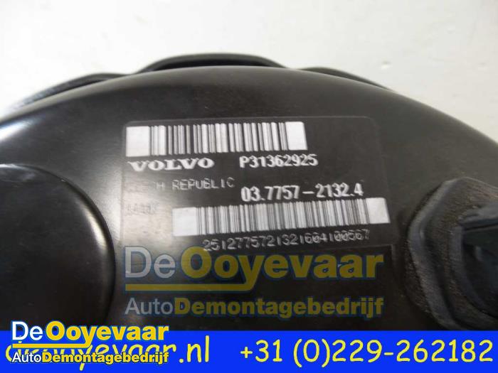 Servo frein d'un Volvo V40 (MV) 2.0 D4 16V 2014