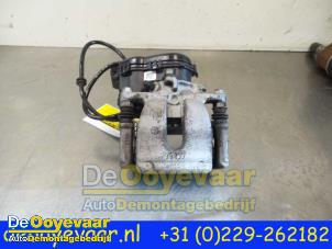 Used Rear brake calliper, left Mercedes GLA (156.9) 2.2 200 CDI, d 16V Price € 74,99 Margin scheme offered by Autodemontagebedrijf De Ooyevaar