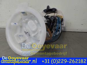 Used Petrol pump BMW X1 (F48) sDrive 18i 1.5 12V TwinPower Turbo Price € 99,98 Margin scheme offered by Autodemontagebedrijf De Ooyevaar