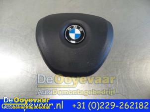 Usagé Airbag gauche (volant) BMW 7 serie (F01/02/03/04) 740d xDrive 24V Prix € 249,99 Règlement à la marge proposé par Autodemontagebedrijf De Ooyevaar
