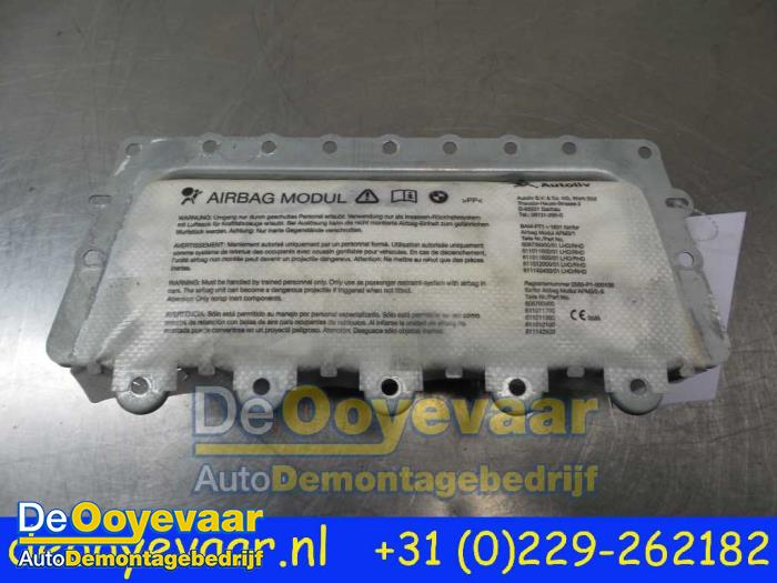 Right airbag (dashboard) from a BMW 7 serie (F01/02/03/04) 740d xDrive 24V 2012