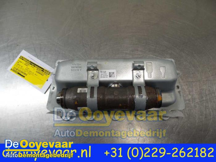 Airbag derecha (salpicadero) de un BMW 7 serie (F01/02/03/04) 740d xDrive 24V 2012