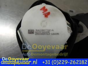 Used Rear seatbelt, centre BMW 7 serie (F01/02/03/04) 740d xDrive 24V Price € 29,98 Margin scheme offered by Autodemontagebedrijf De Ooyevaar