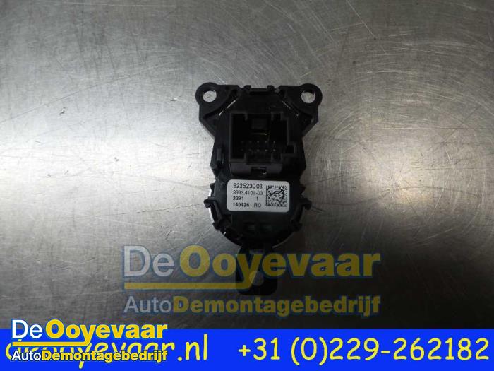 Przelacznik Start/Stop z BMW 7 serie (F01/02/03/04) 740d xDrive 24V 2012