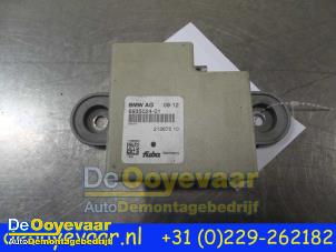 Usagé Antenne amplificateur BMW 7 serie (F01/02/03/04) 740d xDrive 24V Prix € 9,99 Règlement à la marge proposé par Autodemontagebedrijf De Ooyevaar