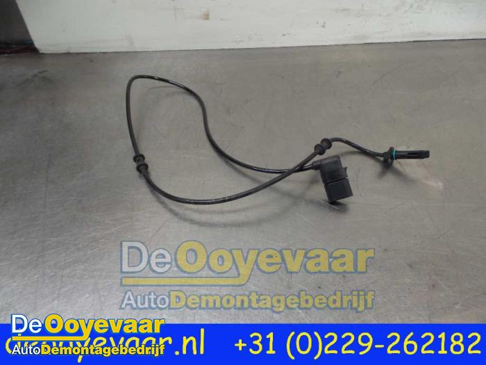 Begagnade ABS-sensor Mercedes C (W205) C-200 2.0 CGI 16V Pris € 9,99 Marginaltabell erbjuds av Autodemontagebedrijf De Ooyevaar