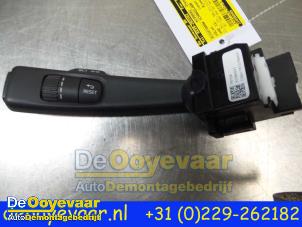 Usados Interruptor de indicador de dirección Volvo V40 (MV) 1.6 D2 Precio € 14,99 Norma de margen ofrecido por Autodemontagebedrijf De Ooyevaar