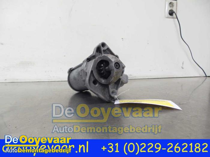 Starter from a Renault Clio IV (5R) 1.5 Energy dCi 90 FAP 2014