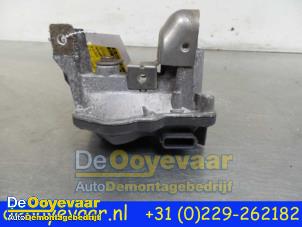 Used Exhaust throttle valve Mercedes B (W246,242) 1.5 B-180 CDI 16V Price € 19,99 Margin scheme offered by Autodemontagebedrijf De Ooyevaar