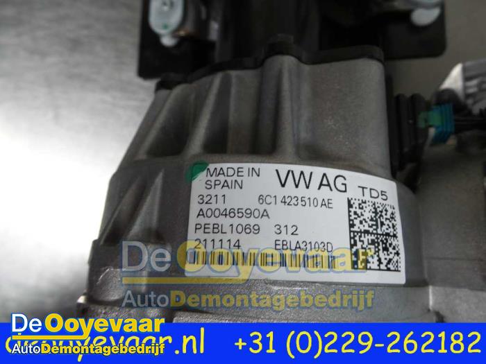 Electric power steering unit from a Volkswagen Polo V (6R) 1.0 12V BlueMotion Technology 2015