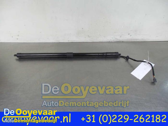 Rear gas strut, left from a Land Rover Range Rover Sport (LW) 3.0 TDV6 2014