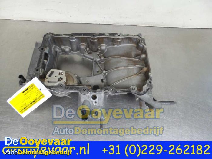 Usagé Couvercle carter Peugeot 2008 (CU) 1.2 12V e-THP PureTech 130 Prix € 25,00 Règlement à la marge proposé par Autodemontagebedrijf De Ooyevaar