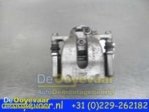 Used Rear brake calliper, right Renault Scénic IV (RFAJ) 1.7 Blue dCi 150 Price € 39,99 Margin scheme offered by Autodemontagebedrijf De Ooyevaar
