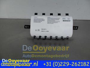 Używane Poduszka powietrzna prawa (deska rozdzielcza) Renault Clio IV Estate/Grandtour (7R) 1.5 Energy dCi 90 FAP Cena € 99,99 Procedura marży oferowane przez Autodemontagebedrijf De Ooyevaar