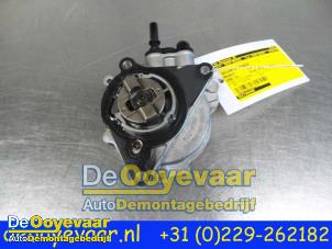 Used Brake servo vacuum pump Peugeot 2008 Price € 59,99 Margin scheme offered by Autodemontagebedrijf De Ooyevaar