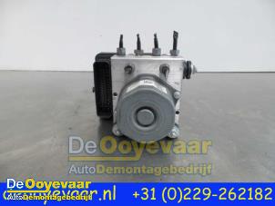 Used ABS pump Citroen C4 Grand Picasso (3A) 1.6 BlueHDI 120 Price € 149,99 Margin scheme offered by Autodemontagebedrijf De Ooyevaar