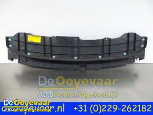 Gebrauchte Stoßstangenteil Mitte vorne Peugeot 107 1.0 12V Preis € 24,99 Margenregelung angeboten von Autodemontagebedrijf De Ooyevaar