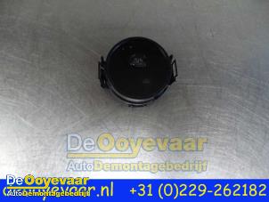 Used Rain sensor Renault Talisman (RFDL) 2.0 Blue dCi 160 Price € 19,99 Margin scheme offered by Autodemontagebedrijf De Ooyevaar