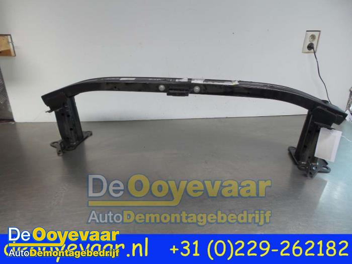 Front bumper frame from a Renault Scénic IV (RFAJ) 1.6 Energy dCi 160 EDC 2018