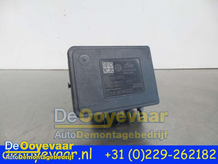 Pompe ABS d'un Audi A3 Sportback (8VA/8VF) 2.0 TDI 16V 2013
