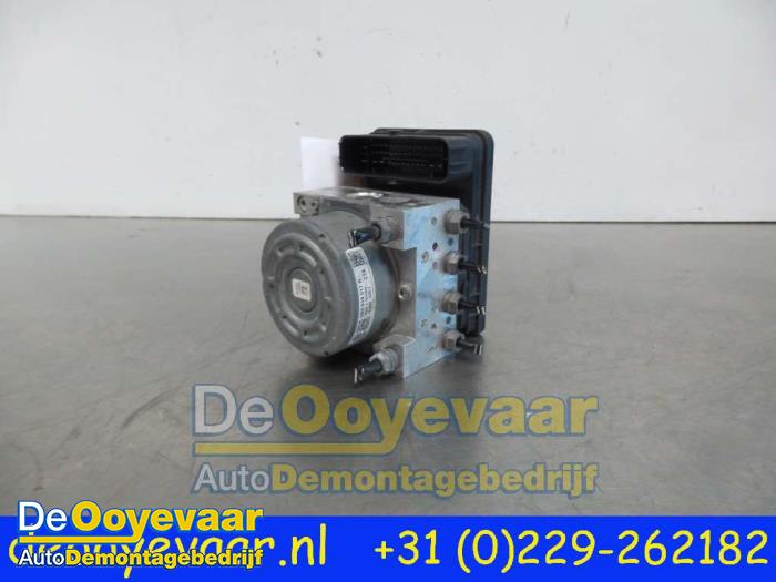 Gebrauchte ABS Pumpe Audi A3 Sportback (8VA/8VF) 2.0 TDI 16V Preis € 14,99 Margenregelung angeboten von Autodemontagebedrijf De Ooyevaar