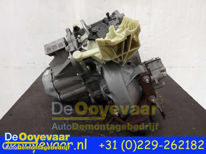 Gearbox from a Citroën C3 Picasso (SH) 1.6 HDi 90 2011