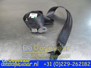 Used Front seatbelt, right Opel Corsa E 1.4 16V Price € 24,99 Margin scheme offered by Autodemontagebedrijf De Ooyevaar