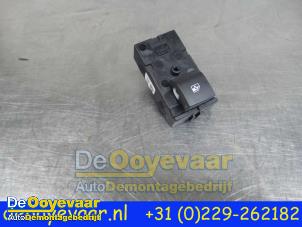 Used Electric window switch Opel Karl 1.0 12V Price € 19,99 Margin scheme offered by Autodemontagebedrijf De Ooyevaar