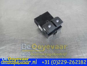 Used Multi-functional window switch Opel Karl 1.0 12V Price € 24,99 Margin scheme offered by Autodemontagebedrijf De Ooyevaar