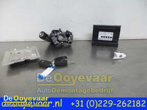 Used Ignition lock + computer Opel Karl 1.0 12V Price € 249,99 Margin scheme offered by Autodemontagebedrijf De Ooyevaar