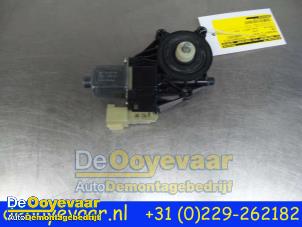 Used Door window motor Ford Fiesta 6 (JA8) 1.0 SCI 12V 80 Price € 14,99 Margin scheme offered by Autodemontagebedrijf De Ooyevaar
