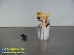 Usados Bomba de alimentación Renault Espace (RFCJ) 2.0 Blue dCi 200 Precio € 149,99 Norma de margen ofrecido por Autodemontagebedrijf De Ooyevaar