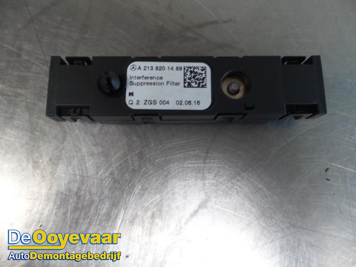 Antenna Amplifier Mercedes E E220d 2.0 Turbo 16V A2138201489