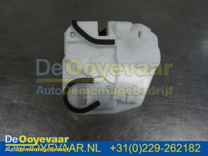 Używane Mechanizm blokady drzwi prawych przednich wersja 4-drzwiowa Mitsubishi Outlander (GF/GG) 2.4 16V PHEV 4x4 Cena € 44,99 Procedura marży oferowane przez Autodemontagebedrijf De Ooyevaar
