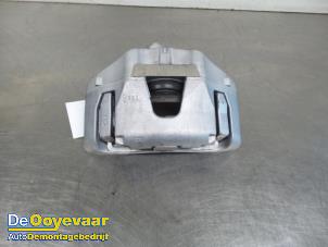 Usagé Etrier de frein (pince) avant droit Volvo V40 (MV) 1.5 T2 16V Geartronic Prix € 34,98 Règlement à la marge proposé par Autodemontagebedrijf De Ooyevaar