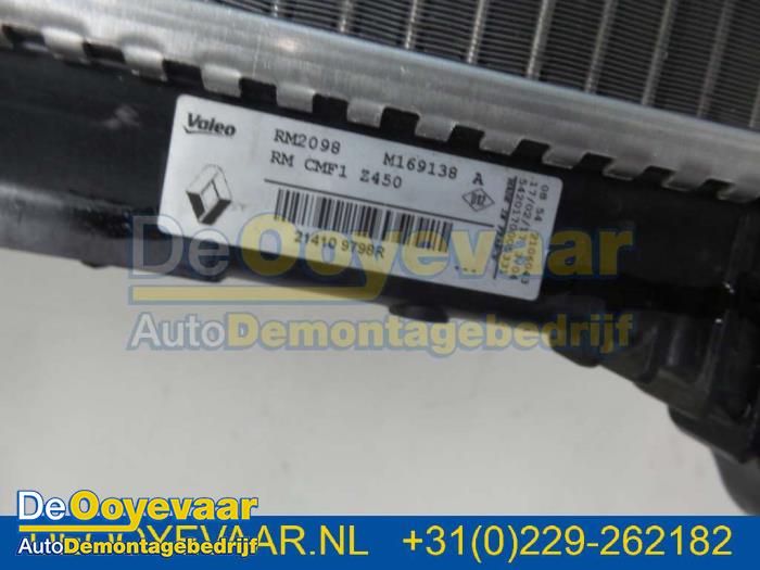 Radiator from a Renault Megane IV (RFBB) 1.2 Energy TCE 100 2017